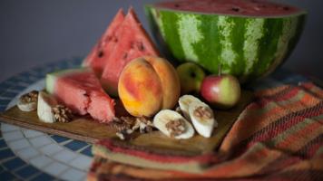 The Benefits of a Raw Food Diet: How to Incorporate More Raw Foods into Your Diet